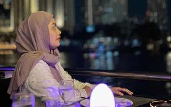 Kapal cruise romantis di Sungai Chao Phraya untuk itinerary Bangkok 4H3M.
