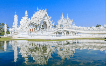 White Temple Chiang Rai dalam itinerary Bangkok Chiang Mai-Chiang Rai 4H3M.